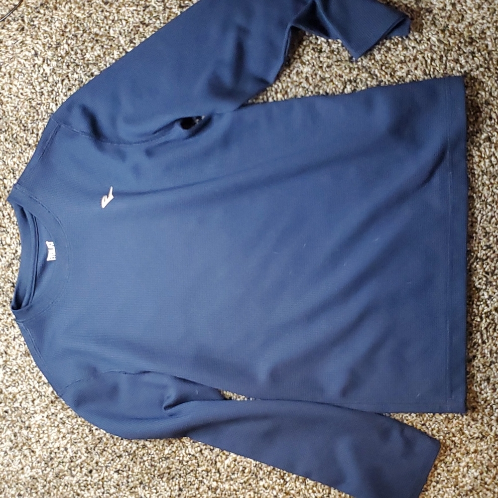 Everlast athletic long sleeve shirt